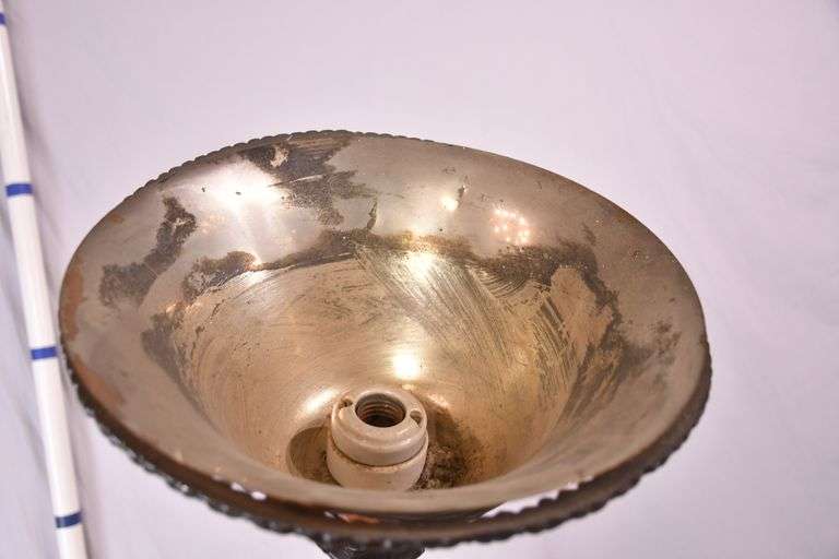 Ornate iron floor lamp with copper top; 6117-044