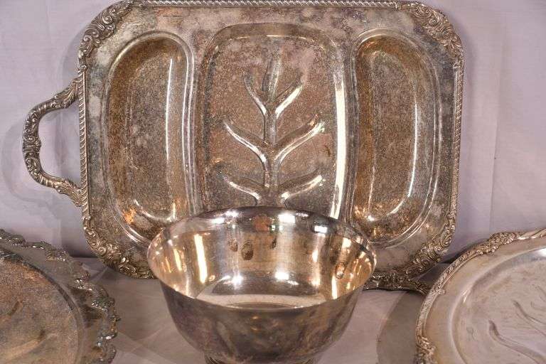 Group of miscellaneous silverplate items; 14-2664