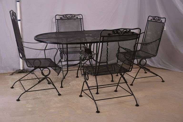 Black metal 5 piece patio dining set; 869-438
