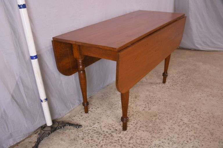 Early pine drop-leaf harvest table with turned legs; 155-816