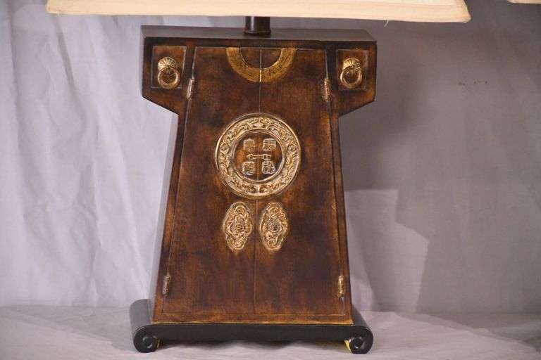 Pair of Oriental style lamps with shades; 10271-009