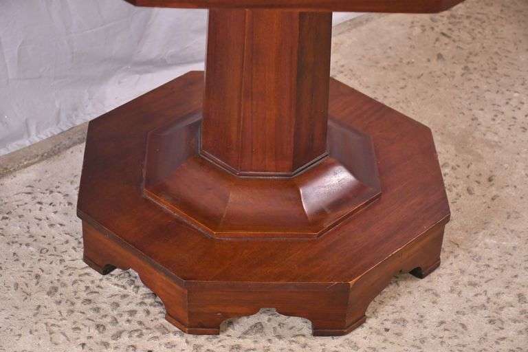 Mahogany octagonal single pedestal center table; 1130-095