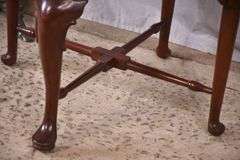 Mahogany Queen Anne style corner chair; 919-103