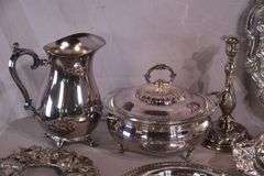 Large group of miscellaneous silverplate items; 6117-050B