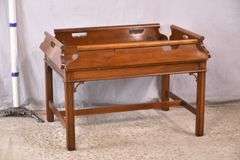 Baker mahogany butler's tray style coffee table; 1130-102