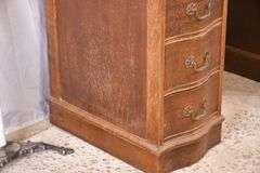Mahogany serpentine front kneehole desk; 1148-008