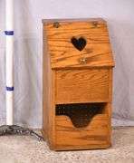 Oak lift-top stand with heart-shaped cutout; 16748-010