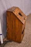 Oak lift-top stand with heart-shaped cutout; 16748-010