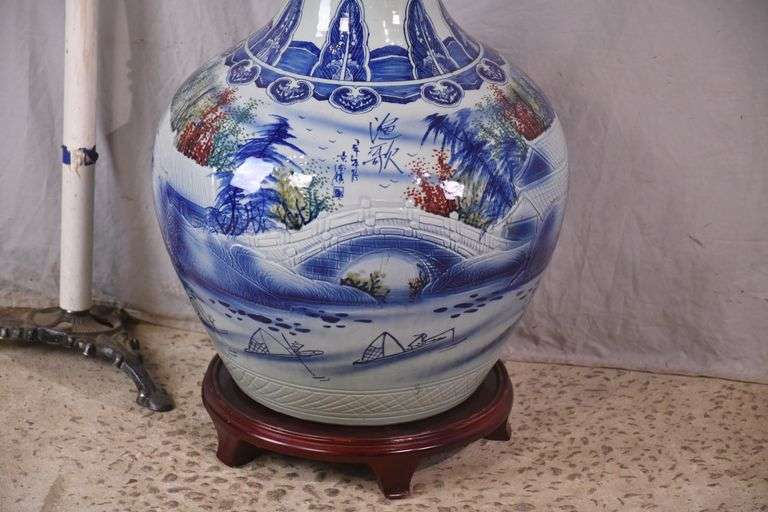 Large Oriental style ceramic floor vase with wooden pedestal; 68-6953