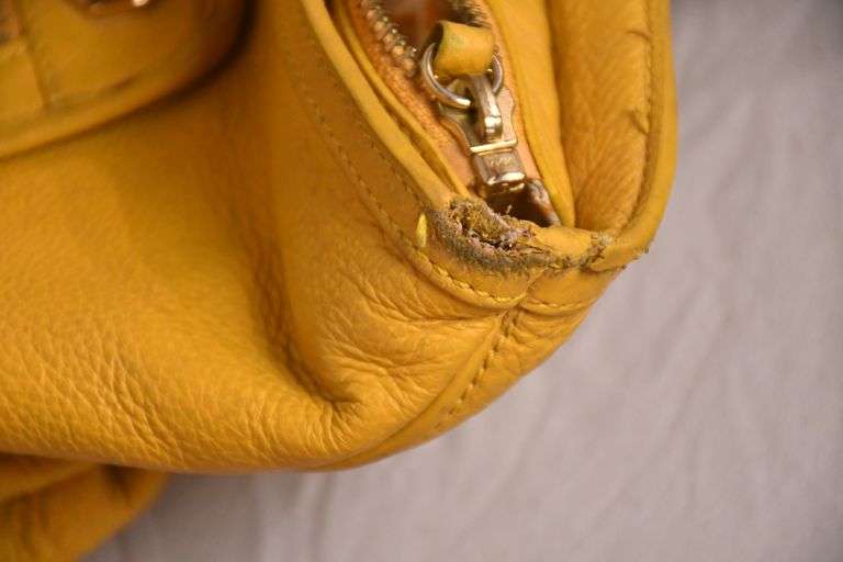 Marc by Marc Jacobs leather handbag; 43-160