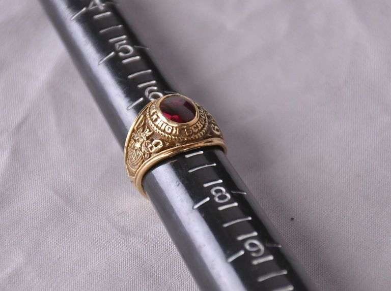 Ladies' 10kt gold Barnwell Highschool 1968 class ring with ruby center stone; 13227-027