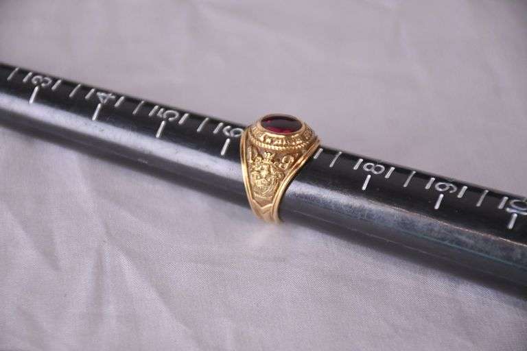 Ladies' 10kt gold Barnwell Highschool 1968 class ring with ruby center stone; 13227-027