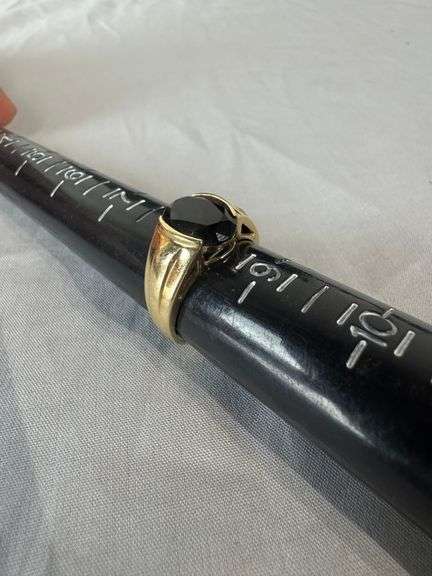10k gold ring with onyx stone; 13227-008