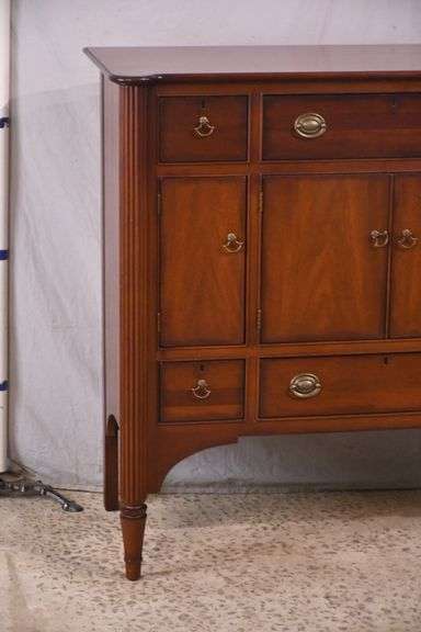 Drexel Heritage mahogany server with reeded columns; 68-6858