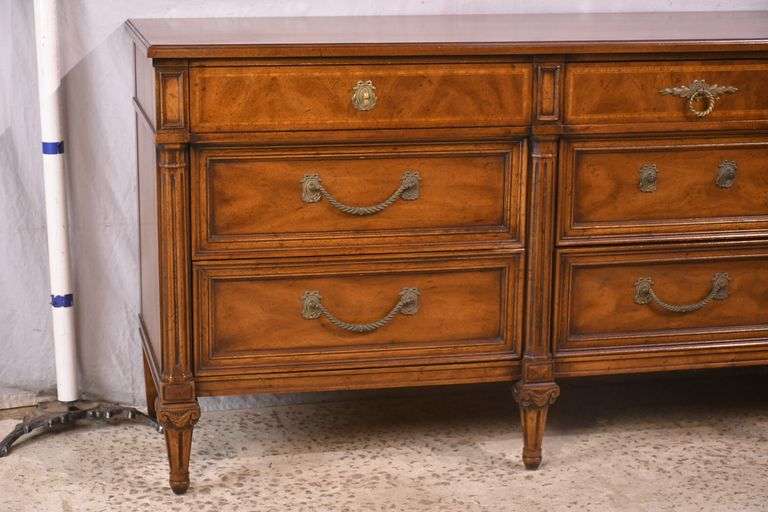 Henredon inlaid walnut 9 drawer triple dresser; 68-6865B