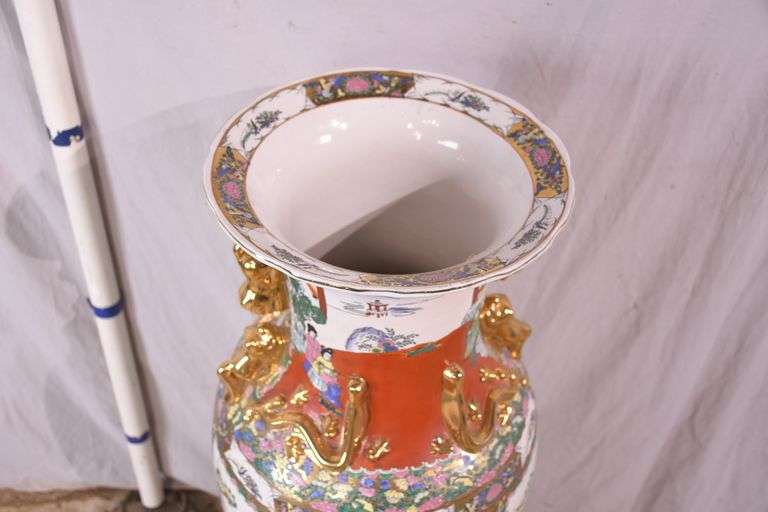 Large Oriental style ceramic floor vase with wooden stand; 68-6947