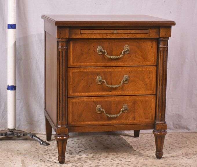 Henredon inlaid walnut 3 drawer bedside chest with brushing slide; 68-6865C