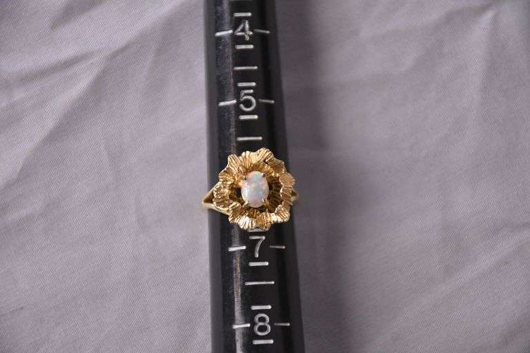 14kt gold opal flower ring; 13227-019