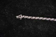14kt white gold and diamond bracelet; 13227-006