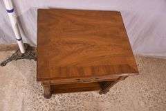 Henredon inlaid walnut single drawer open front nightstand; 68-6865D