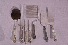 7 miscellaneous Gorham "Chantilly" serving pieces with sterling silver handles; 971-276