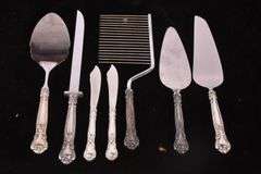 7 miscellaneous Gorham "Chantilly" serving pieces with sterling silver handles; 971-276