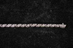 14kt white gold and diamond bracelet; 13227-006
