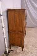 Henredon inlaid walnut chest on chest with fitted interior; 68-6865A