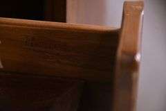 Henredon inlaid walnut chest on chest with fitted interior; 68-6865A