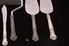 7 miscellaneous Gorham "Chantilly" serving pieces with sterling silver handles; 971-276