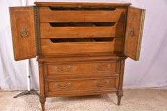 Henredon inlaid walnut chest on chest with fitted interior; 68-6865A