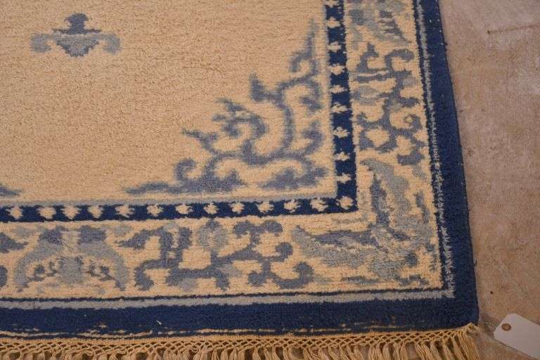 4.1'x6.0' hand knotted blue and off-white rug; 18305-006