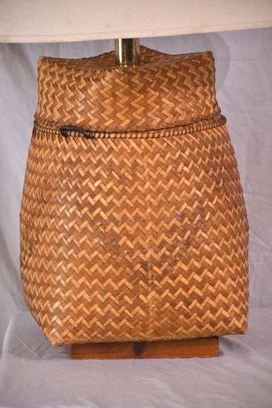 Large woven lamp with shade; 55-12256A