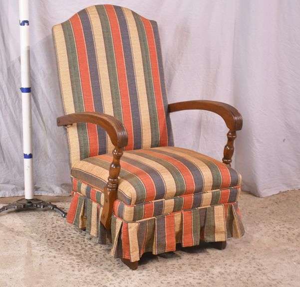 Open armchair with striped fabric; 5038-007