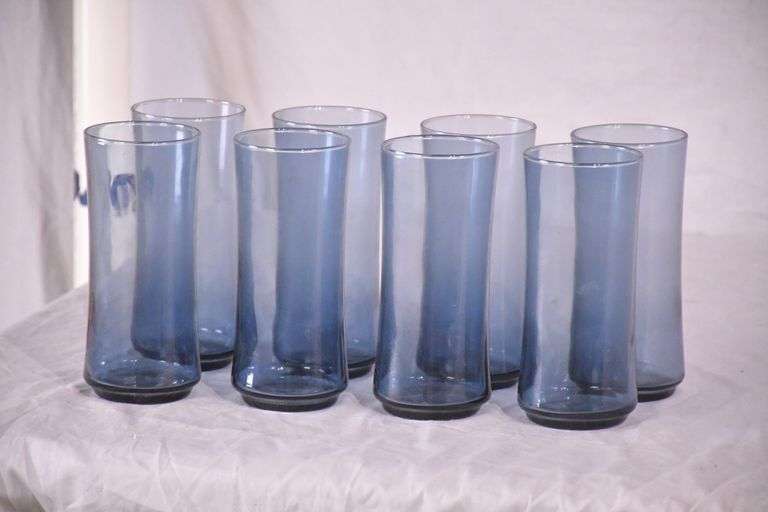 Set of 8 vintage blue glasses; 74-12903E