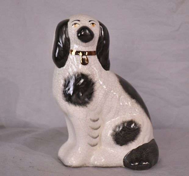 Staffordshire porcelain dog; 18308-016