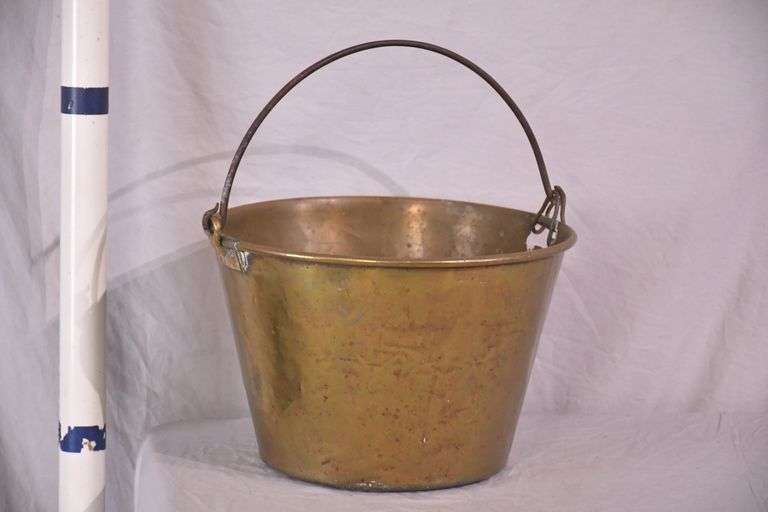 Vintage brass bucket; 18305-019