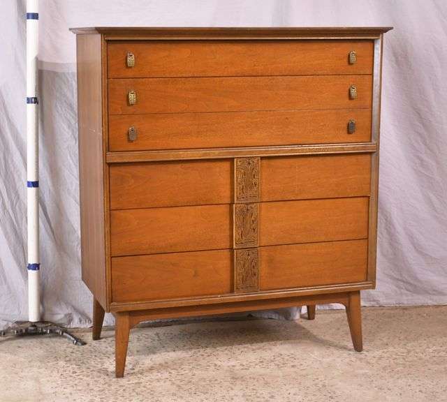 Bassett mid-century style walnut 6 drawer chest; 55-12355