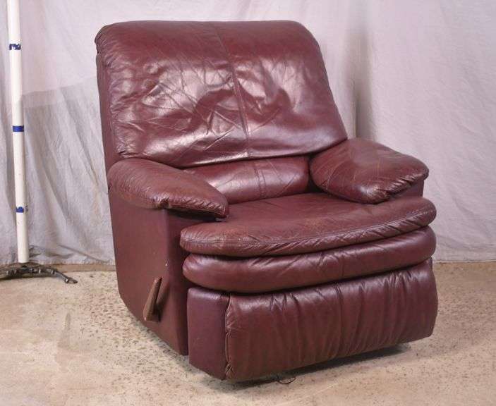 Flexsteel burgundy leather reclining armchair; 4934-001
