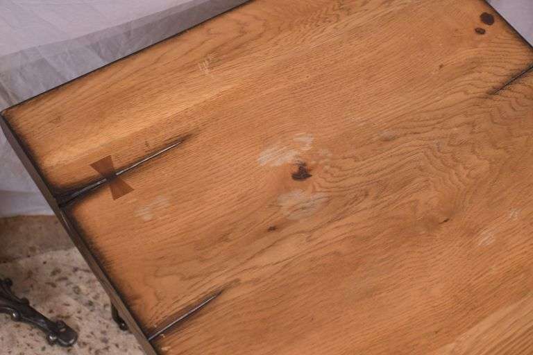 Coaster wooden top side table with black metal hairpin legs; 74-12902