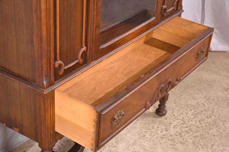 Walnut china cabinet with 1 glass door and 1 drawer; 74-12844