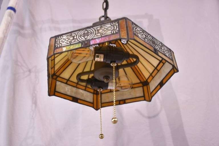 Hexagonal stained glass hanging light; 1116-732