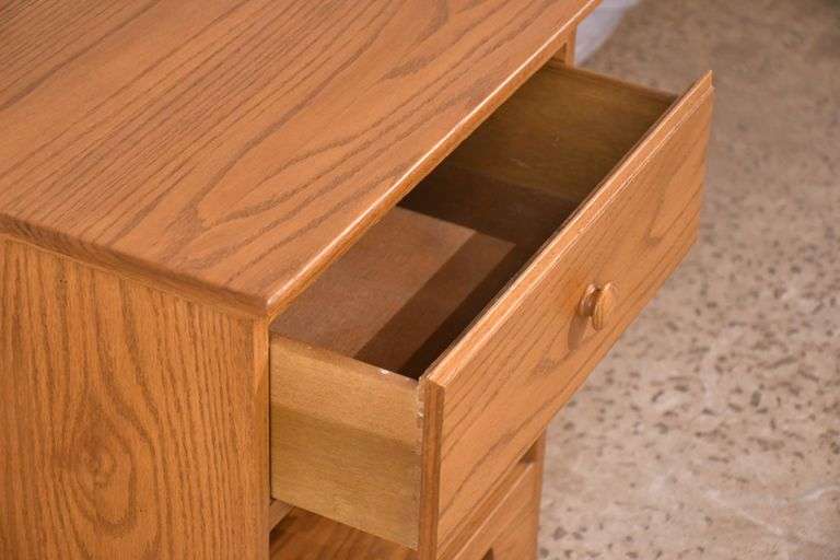 Oak single drawer nightstand; 14435-020