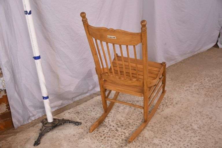 Spindle back rocker with slatted seat; 5038-008