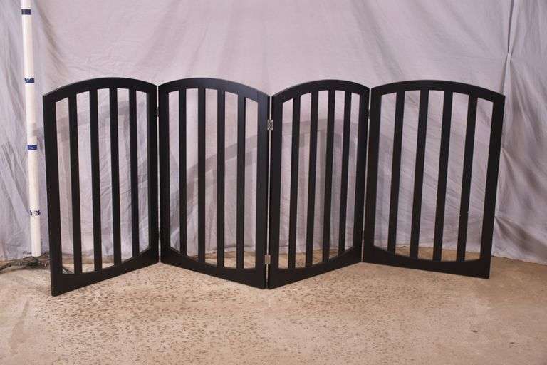 4 panel folding gate/divider; 12133-006