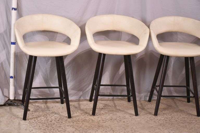 Set of 4 modern style bar chairs with white synthetic leather seats; 74-12858
