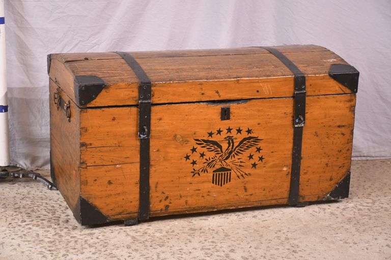 Vintage pine lift-top trunk; 55-12322