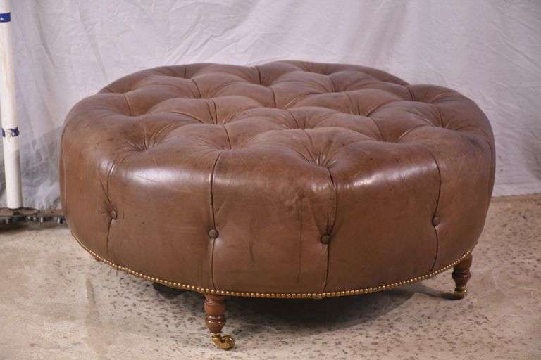 Round tufted leather ottoman; 55-12251