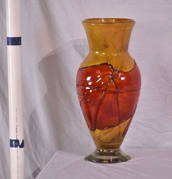 Large art glass vase; 14435-012