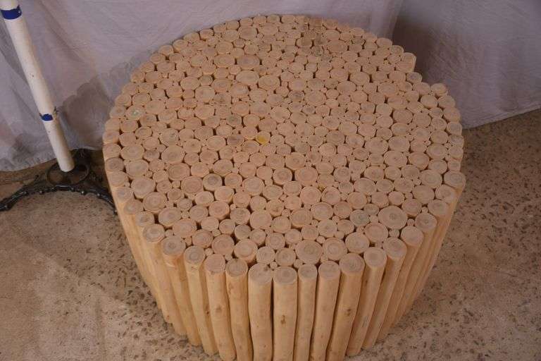 Round stick coffee table; 74-12882